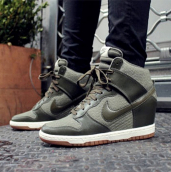nike dunk sky hi essential